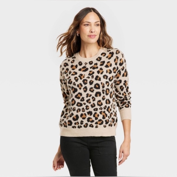 A New Day Leopard Sweater 🐾 - Picture 3 of 10
